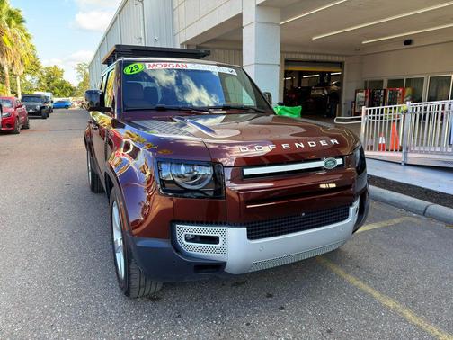 2023 Land Rover Defender 130 SE