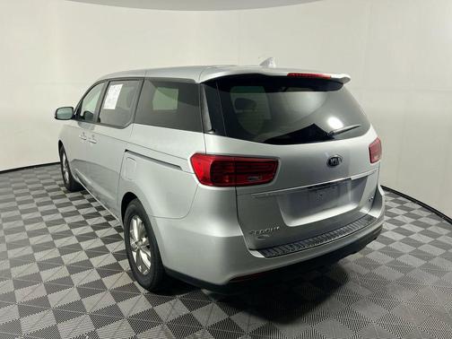 2020 Kia Sedona LX