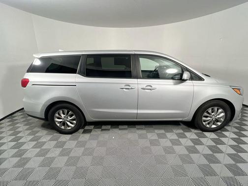 2020 Kia Sedona LX