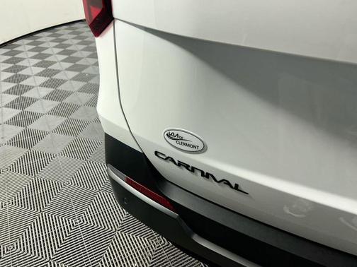 Snow White Pearl 2026 Kia Carnival SX Prestige