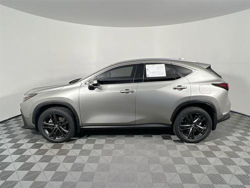 2023 Lexus NX 450h+ Luxury