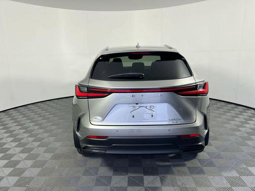 2023 Lexus NX 450h+ Luxury