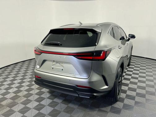 2023 Lexus NX 450h+ Luxury