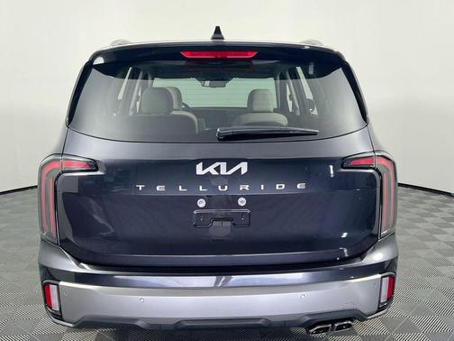 Gravity Gray 2024 Kia Telluride EX