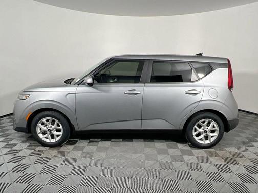 Steel Gray 2025 Kia Soul LX