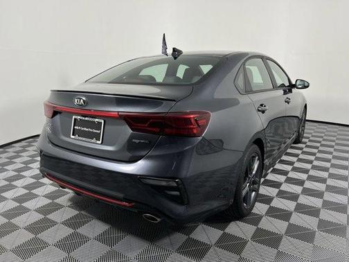 Photo 3 of 35 of 2021 Kia Forte GT-Line