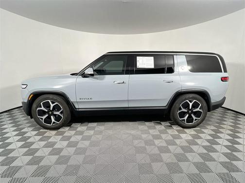 2024 Rivian R1S Adventure