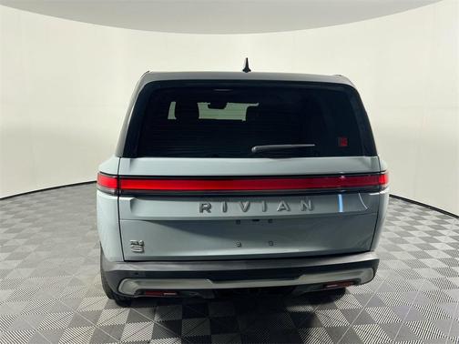 2024 Rivian R1S Adventure