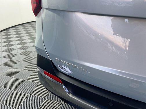 2025 Kia Carnival Hybrid SX