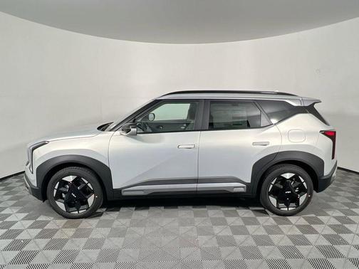 Ivory Silver 2027 Kia Seltos EX
