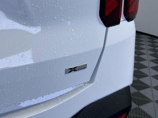 Glacial White Pearl 2025 Kia Sorento SX