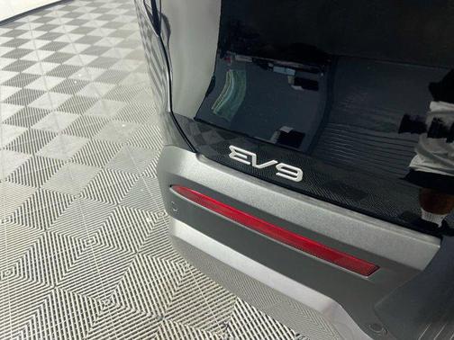 2026 Kia EV9 Light Long Range