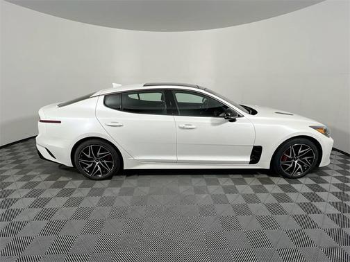 2023 Kia Stinger GT-Line