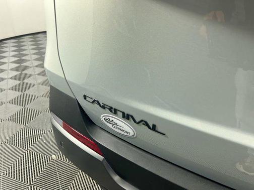 2025 Kia Carnival Hybrid SX
