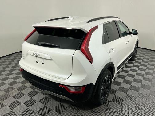 Snow White Pearl 2026 Kia Niro EV Wind
