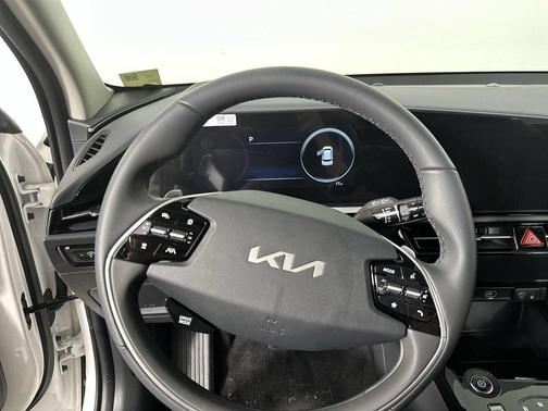 Snow White Pearl 2026 Kia Niro EV Wind
