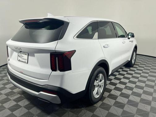 Glacial White Pearl 2026 Kia Sorento LX