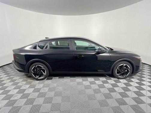 Aurora Black Pearl 2025 Kia K4 EX