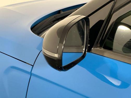 Surf Blue w/Black Roof 2023 Kia Soul GT-Line