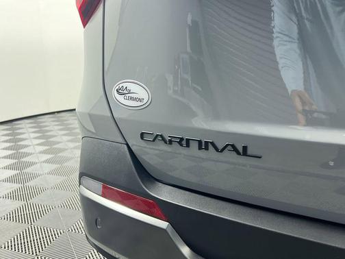 Ceramic White 2026 Kia Carnival Hybrid SX