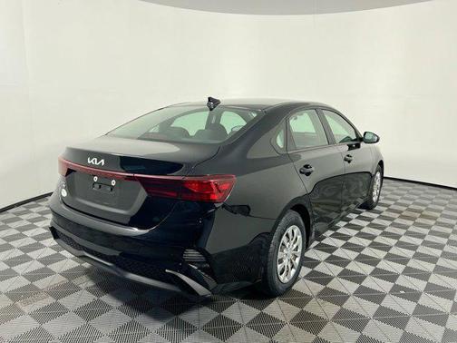 2022 Kia Forte FE