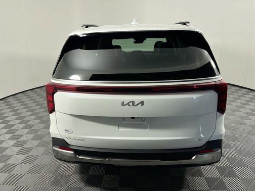 Snow White Pearl 2026 Kia Carnival Hybrid SX