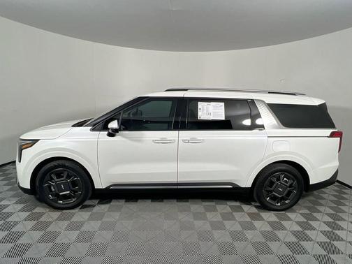 Snow White Pearl 2026 Kia Carnival Hybrid SX