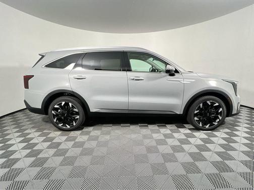 Wolf Gray 2026 Kia Sorento EX