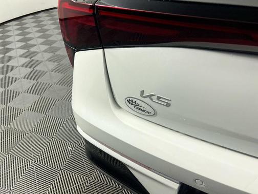 Snow White Pearl 2025 Kia K5 GT-Line