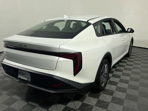 Snow White Pearl 2026 Kia K4 LX