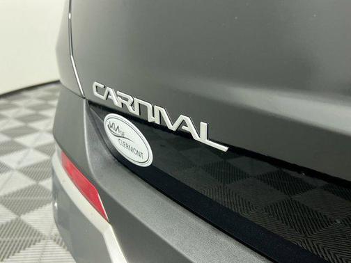 2025 Kia Carnival Hybrid SX