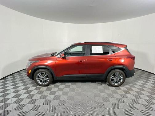Mars Orange 2023 Kia Seltos S