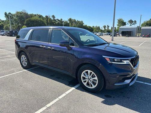 Deep Chroma Blue 2024 Kia Carnival LX
