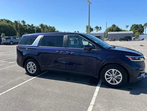 Deep Chroma Blue 2024 Kia Carnival LX