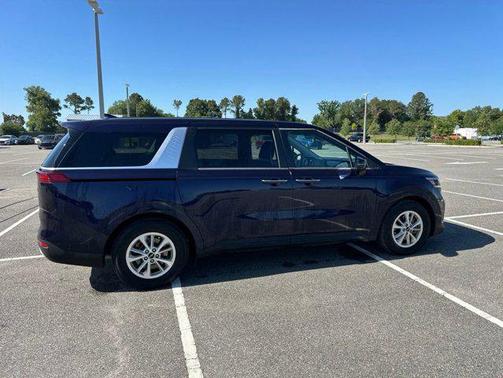 Deep Chroma Blue 2024 Kia Carnival LX