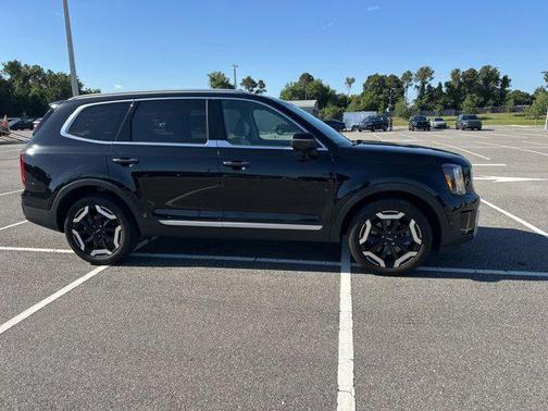 Ebony Black 2024 Kia Telluride S