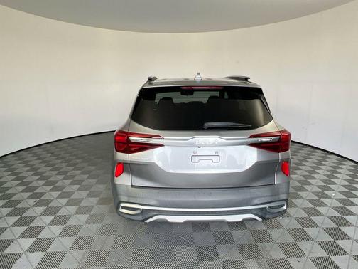 Steel Gray 2022 Kia Seltos S