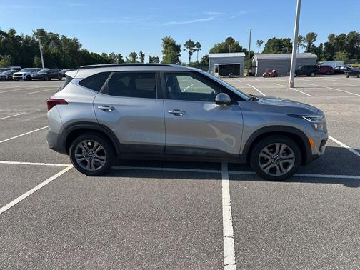 Steel Gray 2022 Kia Seltos S