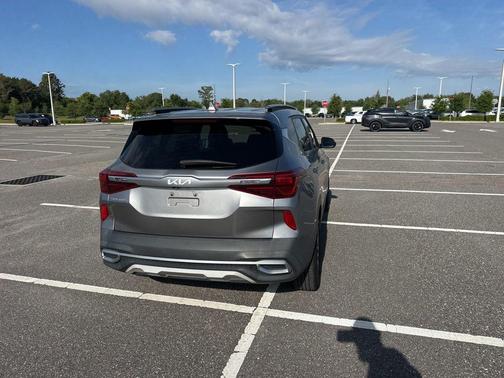 Steel Gray 2022 Kia Seltos S