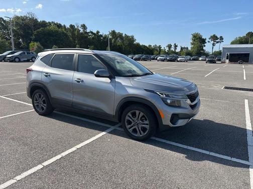 Steel Gray 2022 Kia Seltos S