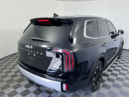Ebony Black 2024 Kia Telluride SX