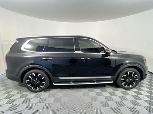 Ebony Black 2024 Kia Telluride SX