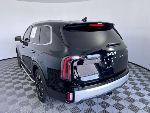Ebony Black 2024 Kia Telluride SX