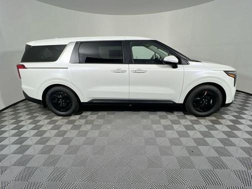 White Pearl 2026 Kia Carnival LXS