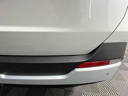 White Pearl 2026 Kia Carnival LXS