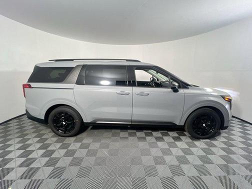 2025 Kia Carnival Hybrid SX