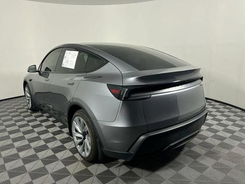 Quicksilver 2026 Tesla Model Y Premium Rear-Wheel Drive
