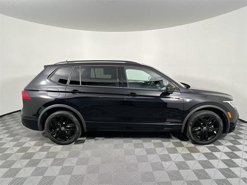 2022 Volkswagen Tiguan 2.0T SE R-Line Black 4MOTION