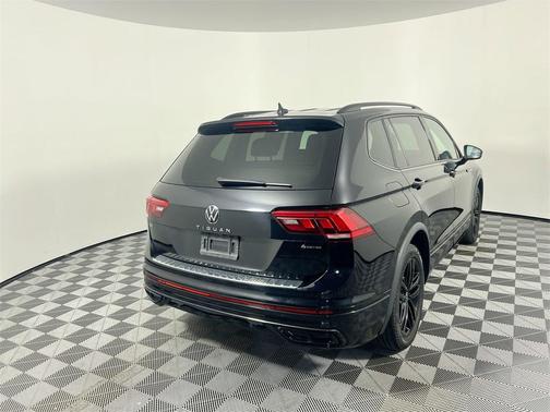 2022 Volkswagen Tiguan 2.0T SE R-Line Black 4MOTION