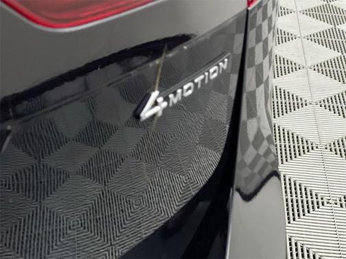 2022 Volkswagen Tiguan 2.0T SE R-Line Black 4MOTION